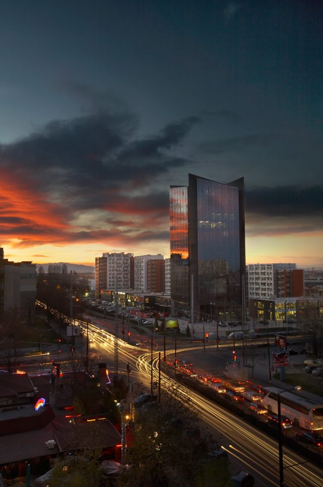 Royal City – административна сграда, търговски и жилищен комплекс